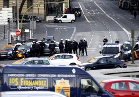 HOMEM DETIDO APÓS FAZER COLIDIR CARRO COM BOTIJAS DE GÁS CONTRA SEDE DO PP EM MADRID