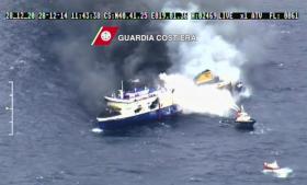 MARINHA ITALIANA CONTA 290 RESGATADOS DE FERRY NO MAR ADRIÁTICO