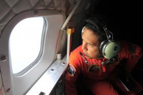 AIRASIA/AVIÃO: DETETADA “SOMBRA” NO FUNDO DO MAR QUE PODE SER DO APARELHO