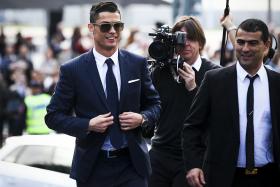 CRISTIANO RONALDO ELEITO MELHOR FUTEBOLISTA DO ANO PARA A WORLD SOCCER