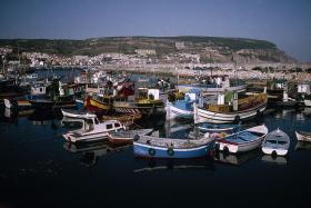 ARMADORES DE QUARTEIRA RECEBEM BALSAS DE SALVAMENTO PARA REFORÇAR SEGURANÇA DOS PESCADORES