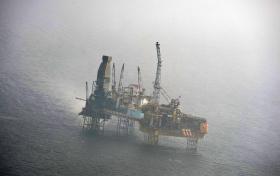 QUEDA DO PETRÓLEO PODE POUPAR 100.000 ME À EUROPA, MAS TRAZ RISCO DE DEFLAÇÃO