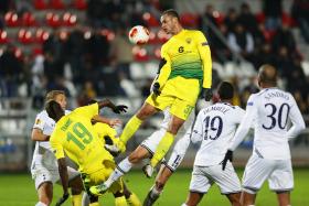 EWERTON OFICIALIZADO NO SPORTING ATÉ FINAL DA TEMPORADA