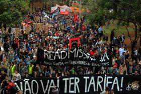 MANIFESTANTES PROTESTAM CONTRA PREÇO DOS TRANSPORTES PÚBLICOS EM SÃO PAULO