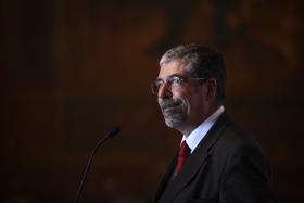 MUNICÍPIOS CONTRA TRANSFERÊNCIA DE COMPETÊNCIAS PROPOSTA PELO GOVERNO