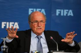 BLATTER QUER ENCONTRAR UMA SOLUÇÃO PARA REATAR RELAÇÕES COM FC BARCELONA