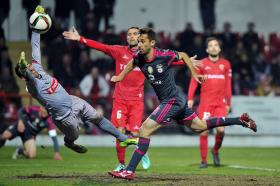 LÍDER BENFICA REPÕE VANTAGEM DE SEIS PONTOS AO VENCER EM PENAFIEL