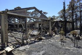 29 FERIDOS E 26 CASAS DESTRUÍDAS NOS INCÊNDIOS NA AUSTRÁLIA