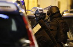 HOMEM QUE FEZ REFÉNS EM OURIVESARIA EM MONTPELLIER RENDEU-SE