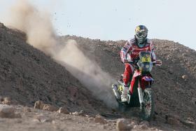 HÉLDER RODRIGUES (HONDA) VENCE NONA ETAPA DO DAKAR2015, GONÇALVES PRESSIONA COMA
