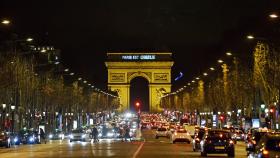 LÍDERES POLÍTICOS PARTICIPAM EM PARIS EM MARCHA DE SOLIDARIEDADE COM VÍTIMAS DO TERRORISMO