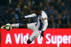 FC PORTO VENCE BELENENSES E MANTÉM DISTÂNCIA PARA O BENFICA