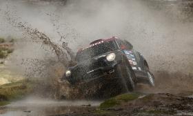 DOMÍNIO DA MINI E VITÓRIA DE NANI ROMA NA NONA ETAPA DO DAKAR2015