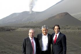 PRESIDENTE DO BENFICA IMPRESSIONADO COM DESOLAÇÃO PROVOCADA PELO VULCÃO DO FOGO