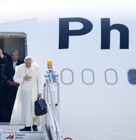 PAPA DEIXA FILIPINAS E REGRESSA AO VATICANO