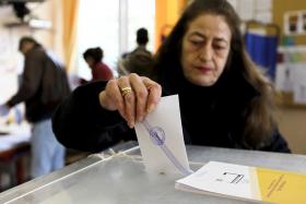 GRÉCIA/ELEIÇÕES: SONDAGENS INDICAM QUE SYRIZA ESTÁ PRÓXIMO DA MAIORIA ABSOLUTA