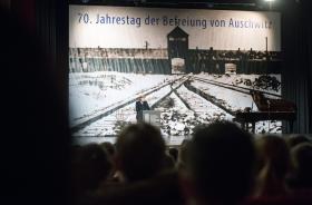 SOBREVIVENTES E REPRESENTANTES INTERNACIONAIS ASSINALAM HOJE LIBERTAÇÃO DE AUSCHWITZ