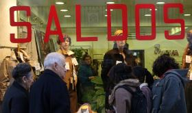 PREÇOS CAEM 0,4% EM DEZEMBRO E TERMINAM 2014 COM VARIAÇÃO MÉDIA DE -0,3% – INE