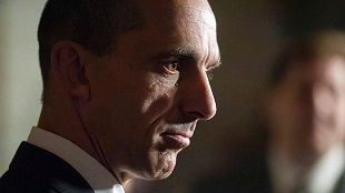 Steven Blaney, ministro da Segurança Pública e Preparação para Emergências, enquanto fala aos jornalistas sobre o licenciamento de armas de fogo no hall de entrada da Câmara dos Comuns. Foto de arquivo. The Canadian Press/Justin Tang