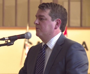 O CEO da autoridade aeroportuária do (aeroporto) Internacional de Gander, Reg Wrigh, está a contar com a ajuda dos governos provincial e federal no financiamento do novo aeroporto. (CBC)