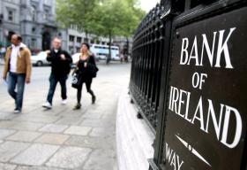 BANCO CENTRAL DA IRLANDA REVÊ EM ALTA CRESCIMENTO DO PIB EM 2015, PARA 3,7%