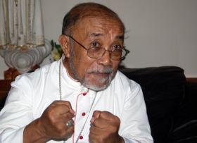 PAPA ACEITA RESIGNAÇÃO DE BISPO DE DÍLI POR MOTIVOS DE SAÚDE