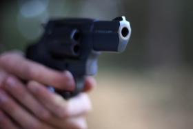 TRÊS ESTUDANTES MUÇULMANOS MORTOS NUM TIROTEIO NOS EUA