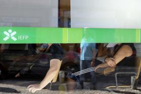 DESEMPREGADOS INSCRITOS HÁ 3 MESES NO IEFP PODEM ACUMULAR SUBSÍDIO E SALÁRIO
