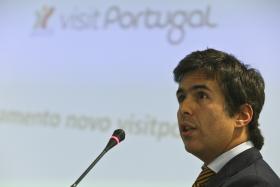 TURISMO DO CENTRO DISPENSA 26 TRABALHADORES E TENTA TRANSFERÊNCIA PARA CÂMARAS