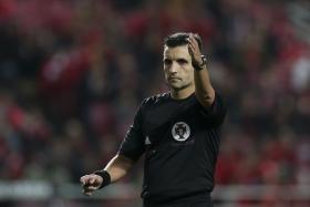ÁRBITRO RUI COSTA NO BENFICA-VITÓRIA SETÚBAL DAS MEIAS-FINAIS DA TAÇA DA LIGA