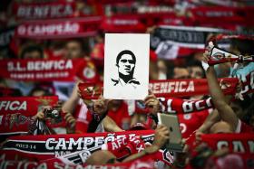 PARLAMENTO DÁ HONRAS DE PANTEÃO NACIONAL A EUSÉBIO