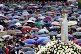 MISSAS OFICIAIS DO SANTUÁRIO DE FÁTIMA RECEBERAM 3,209 MILHÕES DE PEREGRINOS EM 2014