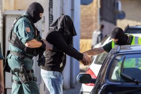 DESMANTELADA REDE QUE ENGANAVA MENORES PARA OBTER VÍDEOS SEXUAIS EM ESPANHA