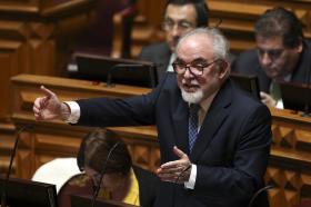 PS DEFENDE QUE BRUXELAS DESMENTE “FANTASIAS” DO GOVERNO SOBRE O PAÍS