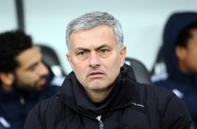 JOSÉ MOURINHO ACUSA FEDERAÇÃO INGLESA DE FUTEBOL DE DUALIDADE DE CRITÉRIOS