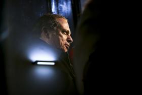 PS ACUSA CAVACO DE HUMILHAR POVO GREGO E AGIR COMO “DELEGADO ELEITORAL” DO PSD