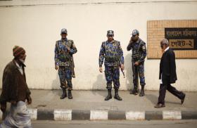 CINCO ESTUDANTES CONDENADOS À MORTE PELO ASSASSÍNIO DE OUTRO ALUNO NO BANGLADESH