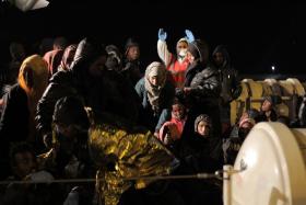 MAIS DE 900 IMIGRANTES CHEGARAM A LAMPEDUSA NAS ÚLTIMAS 24 HORAS – OIM