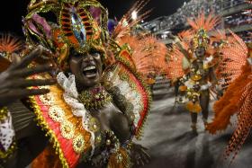 DESFILE ASSOCIADO À GUINE EQUATORIAL VENCE CARNAVAL DO RIO DE JANEIRO