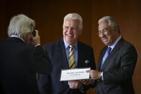 ANTÓNIO COSTA DIZ QUE CRÍTICAS DE JUNCKER À ‘TROIKA’ SÃO “SÁBIAS”