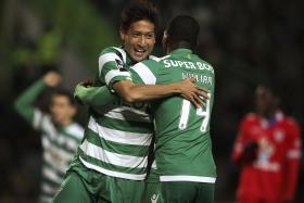 SPORTING VENCE GIL VICENTE E COLOCA PRESSÃO NO FC PORTO