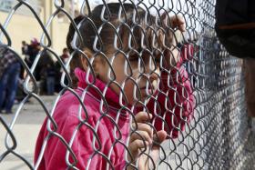 MILHARES DE MEMBROS DE MINORIA CRISTÃ FOGEM DO ESTADO ISLÂMICO NA SÍRIA