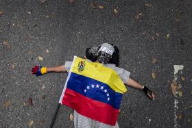 CINCO ESTUDANTES FERIDOS EM MANIFESTAÇÃO NA VENEZUELA