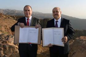 JORDÂNIA E ISRAEL ASSINAM ACORDO PARA LEVAR ÁGUA DO MAR VERMELHO PARA O MAR MORTO