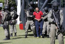 INDONÉSIA DEPORTOU AUSTRALIANA QUE COBRIA CASOS DE PENA DE MORTE SEM VISTO DE JORNALISTA