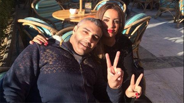 Mohamed Fahmy é visto com a sua noiva Marwa Omara no Cairo Marriott Hotel, no Cairo - 13 de fevereiro de 2015. (@ MFFahmy11 / Twitter)