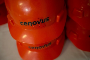Cenovus diz que está a congelar os salários dos trabalhadores e a reduzir outros custos de pessoal, tais como orçamentos de viagem e gastos em TI. (Brent Lewin / Bloomberg)