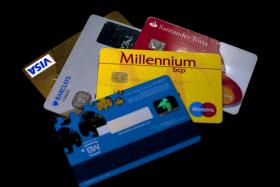 PE LIMITA COMISSÕES PAGAS PELOS COMERCIANTES À BANCA NA UTILIZAÇÃO DE CARTÕES