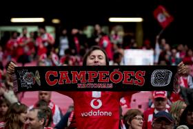 VIEIRA PEDE AOS ADEPTOS QUE AJUDEM O BENFICA A RENOVAR O TÍTULO