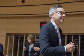 MINISTRO DE ESTADO PARA OS ASSUNTOS EUROPEUS DA ALEMANHA DIZ QUE A AUSTERIDADE ACABOU